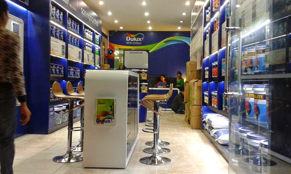 thợ sơn nhà giải đáp thắc mắc của khách hàng