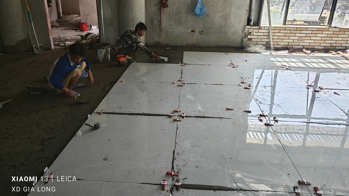 Thợ ốp lát gạch tại Hà Nội
