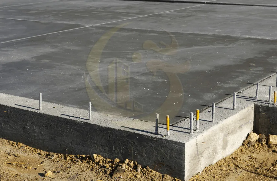 Đội ngũ Gia Long thi công nền bê tông cho sân Padel bảo đảm độ phẳng và thoát nước