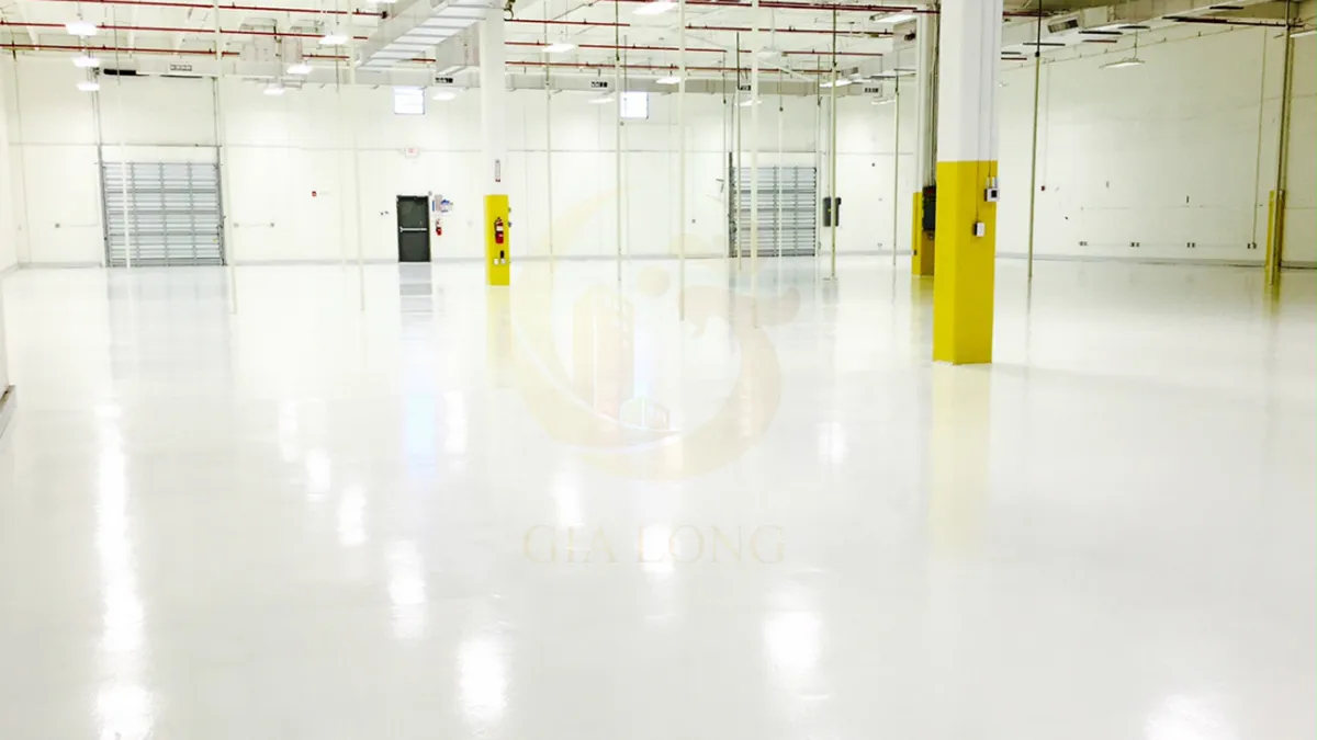 Bề mặt tự san phẳng – ít mao quản Cận cảnh bề mặt sơn epoxy tự san phẳng liền mạch, ít mao quản